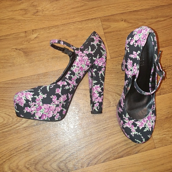 Forever 21 Shoes - Forever 21 Pink Rose Platform Heels